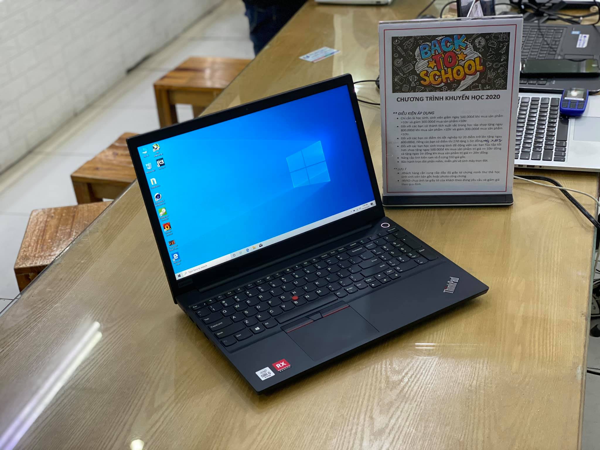 Laptop Lenovo ThinkPad E15.jpg
